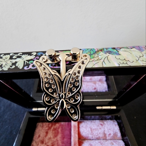 Black with Butterflies & Peony Floral Mother Of Pearl Small Keepsake,Jewelry Box - Picture 8 of 9